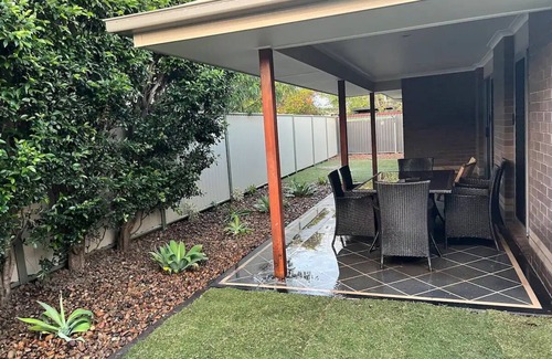 Bundaberg South Villa | Modern Retreat in the Heart of the City - Pet Friendly & Cozy