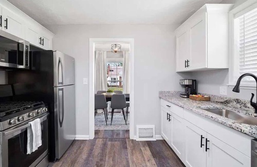 South Euclid House | Home Away From Home with Spa, Breakfast & Child Friendly Yard