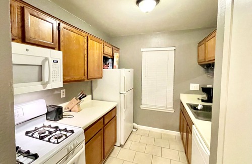 Village At Walnut Creek House | Cozy Retreat: 2 Bedroom Stay with Pet-Friendly Amenities
