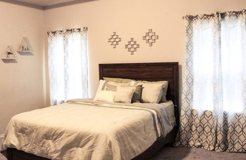 Lancaster House | Home Away from Home/ 5mins from dallas