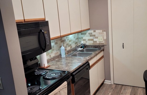 Clymer Condo | Experience Comfort at Peek n' Peak with Pool & Spa