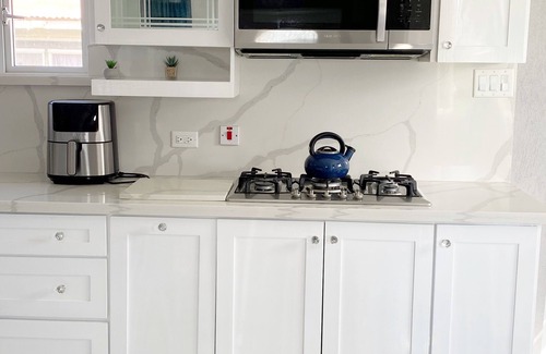 Oistins House | Cozy Retreat with Ocean View and Family-Friendly Amenities