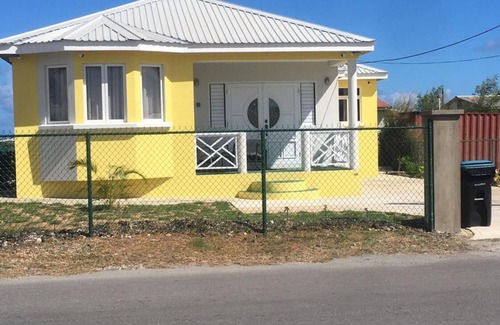 Oistins House | Cozy Retreat with Ocean View and Family-Friendly Amenities