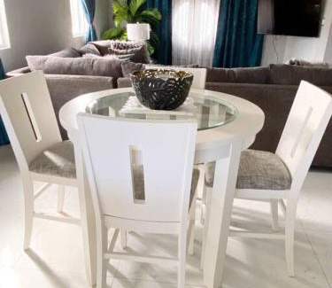 Oistins House | Ideal Family Retreat: Your Home Away From Home