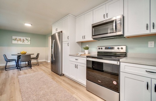Five Corners House | Bright and Inviting 3 Bedroom Home with Spa and Hot Tub