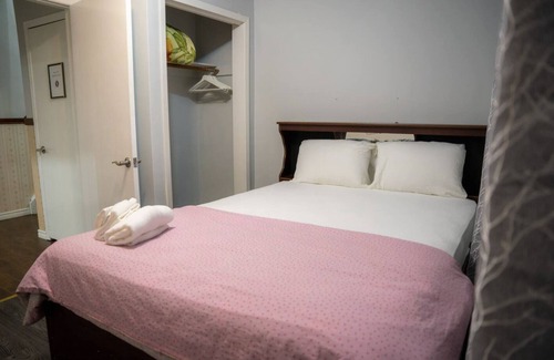 Halton Regional Municipality Other | Welcoming Home Away From Home with Family-Friendly Amenities