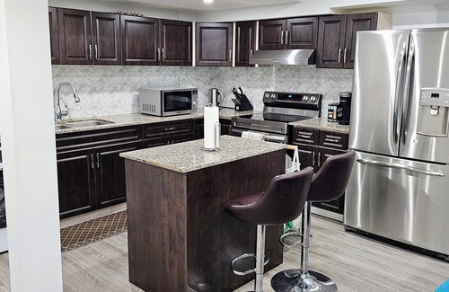 Halton Regional Municipality Apartment | Welcoming Retreat with Pool and Family-Friendly Amenities