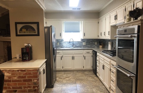 Abilene House | Comfortable Retreat Near Dyess & Mall - Rated 9.8/10