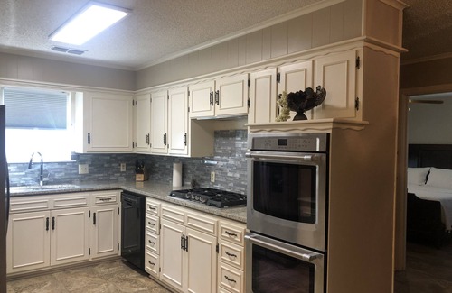 Abilene House | Comfortable Retreat Near Dyess & Mall - Rated 9.8/10