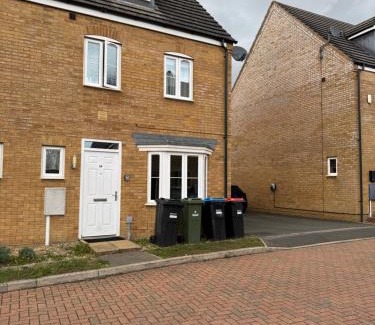Bletchley House | Cozy Retreat: Your Home Away from Home with a Kitchen
