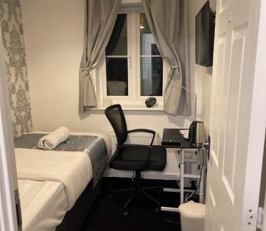 Bletchley House | Cozy Retreat: Your Home Away from Home with a Kitchen