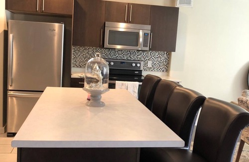 Saskatoon House | Cozy Retreat in Saskatoon with Kitchen & Breakfast Included