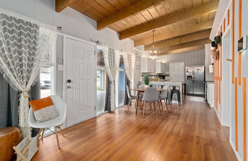Irving House | Comfortable Retreat in Central DFW with Ocean View