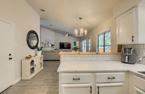 Westwood Heights House | Pet-Friendly Retreat in South Austin with Perfect Ratings