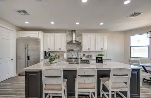 Paradise Valley Village House | Ideal Retreat near Mayo Clinics with Pet-Friendly Perks