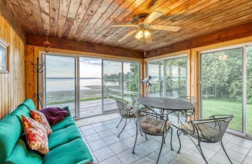 North Hero House | Cozy Home Away from Home with Hot Tub Access