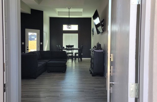 Olmito House | Exceptional Getaway: Home Away From Home with Spa & Hot Tub