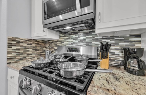 Greater East End Hotel | Cozy Home Away from Home with Breakfast & Family Amenities