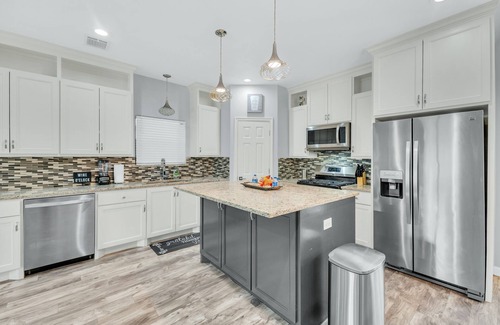 Greater East End Hotel | Cozy Home Away from Home with Breakfast & Family Amenities