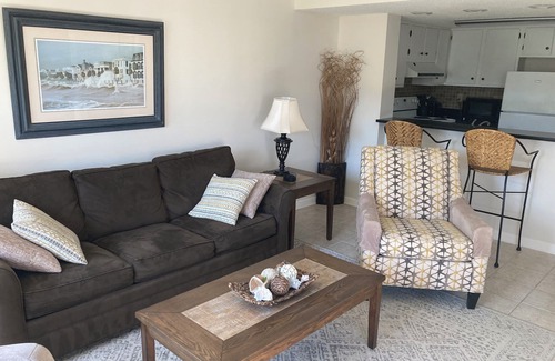Isle of Palms Condo | Relaxing Beachside Retreat: Port O Call C203 with Ocean Views