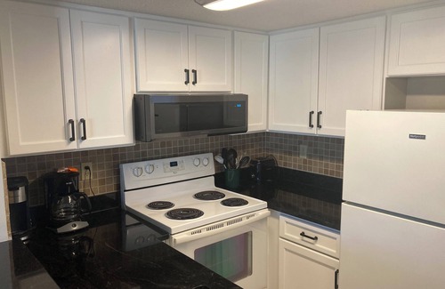 Isle of Palms Condo | Relaxing Beachside Retreat: Port O Call C203 with Ocean Views