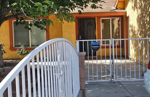 Las Vegas House | Your Ideal Ocean View Retreat: Home Away from Home