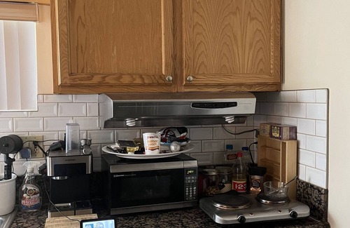 North Hollywood House | Experience Your Home Away from Home with Family and Pets