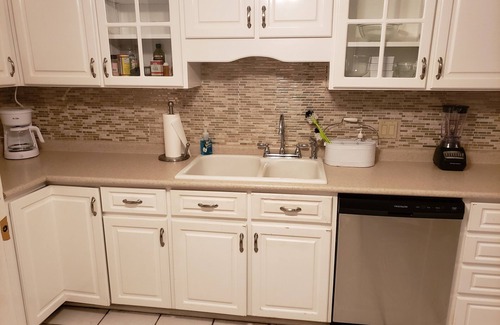 Lynn Haven House | Cozy Retreat with Salt Water Pool & Hot Tub - Guest Rated 9.8