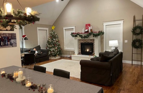 Merrimack House | Comforting Retreat: Your Home Away from Home with Hot Tub