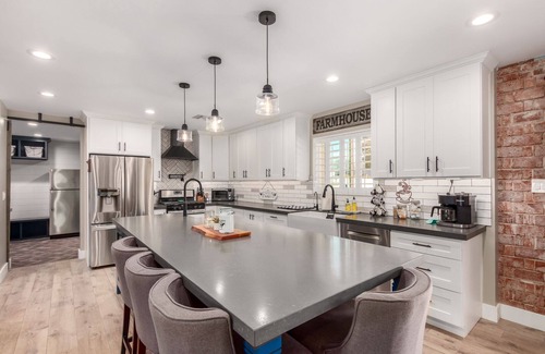 Alhambra House | Experience Your Home Away From Home with Ocean Views!