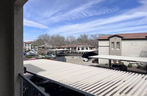 Ocotillo Landing Apartment | Cozy Getaway: Home Away from Home QC for Families & Pets