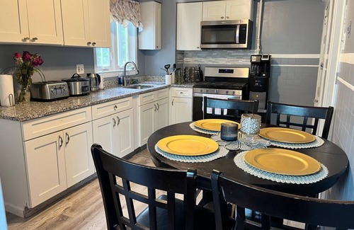 Washington House | Comfortable Retreat Near Pools, Parks, and Scenic Trails
