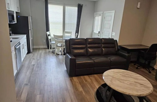 Maxwell House | Welcoming Retreat: Guest Rated 9.8 with Pool & Spa