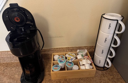 Wyandotte House | Home Away from Homen2-bedroom house in nice Wyandotte with AC, WiFi