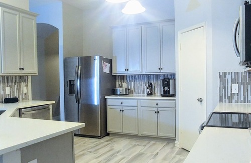 Anna House | Ideal Home Away: Perfect for Travelers and Long Stays
