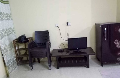 Faridabad Apartment | Cozy Retreat: Home Away From Home in Delhi/NCR