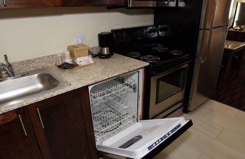 Enid Hotel | Relax at Home Away Suites: Eco-Friendly & Family-Oriented