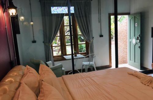 Ayutthaya House | Budget-Friendly Retreat at Home Ayutthaya with Pool & Dining