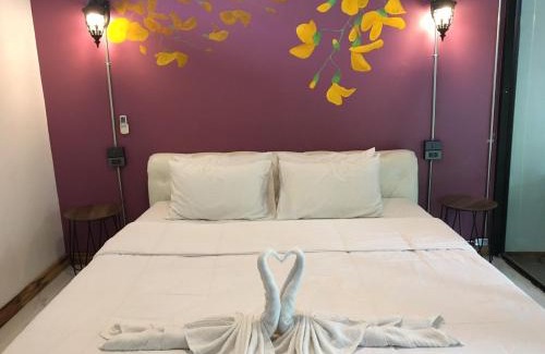 Ayutthaya House | Budget-Friendly Retreat at Home Ayutthaya with Pool & Dining
