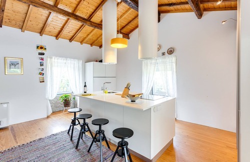 Penafiel Cottage | Discover Home by Julieta: Poolside Retreat in Porto