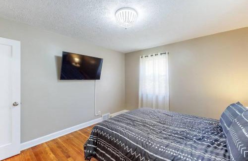 Canton House | HOF Village: Family Retreat with Hot Tub & Game Room