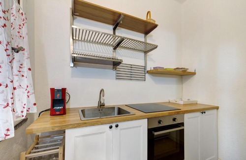 Campochiesa Apartment | Welcoming Home Charlene: Family-Friendly and Accessible Stay