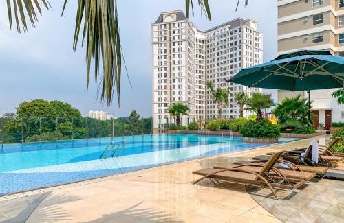 Tan Binh Apartment | Cozy Airport Apartment with Pool, Gym & Pickup Service
