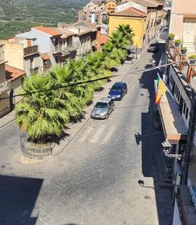 Rovittello Apartment | Budget-Friendly Stay at HOME di Giulietta for Families