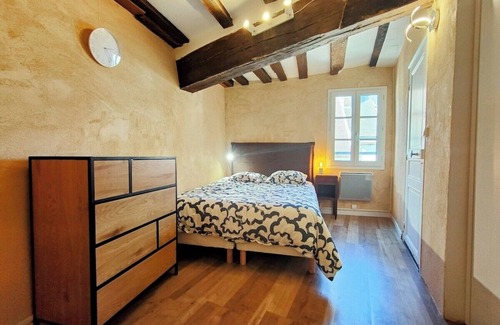Saint-Florentin Apartment | Discover Escalier: Family-Friendly Stay in Saint Florentin