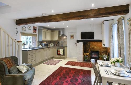 Pontesbury House | Welcoming Home Farm Barn: Perfect for Family Getaways