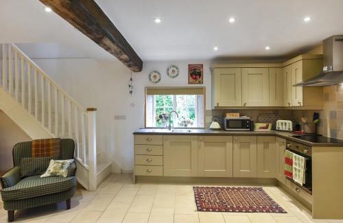 Pontesbury House | Welcoming Home Farm Barn: Perfect for Family Getaways