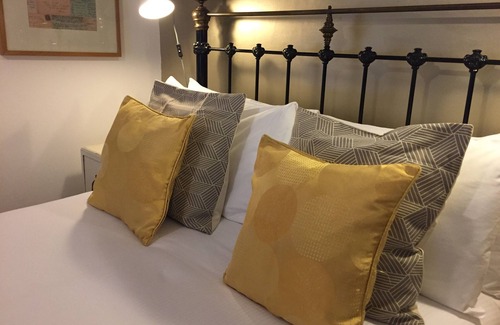 Beachampton Bed & Breakfast | Top-Rated Home Farm Bed & Breakfast with Delicious Breakfast