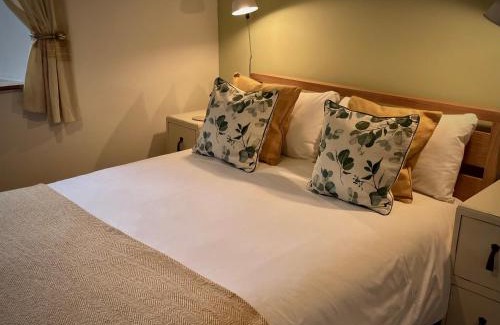 Beachampton Bed & Breakfast | Relax at Home Farm Bed & Breakfast - Guest Rated 9.3