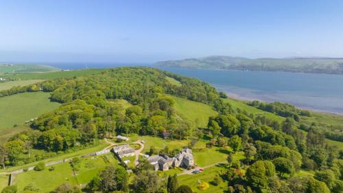 Stranraer House | Home Farm Cottage: Pet-Friendly Retreat with 10/10 Reviews